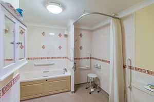 Bath/Wet Room- click for photo gallery